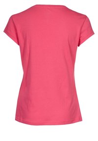 Camiseta de manga corta rosa, hecha de algodón suave, con cuello redondo y un corte relajado, textura suave sin patrones ni adornos.