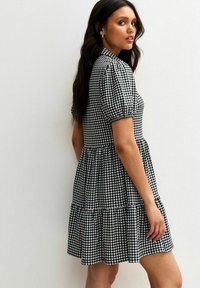 New Look CRINKLED GINGHAM CHECK MINI - Skjortklänning - black pattern
