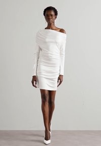 Et Ochs FREYA TWIST MINI DRESS - Φόρεμα από ζέρσεϊ - optic white