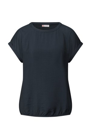 Haut bleu marine à manches courtes avec un col rond, un ourlet froncé et une texture de tissu lisse. Présente des manches raglan et un éclat subtil.