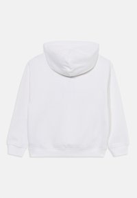 Vit hoodie med en enfärgad design, som har en stor, rund huva och ribbade muddar vid ärmarna och midjan. Mjuk textur.