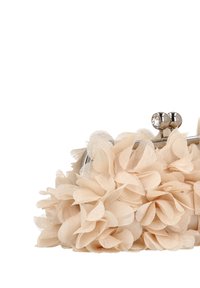 Poșetă de mână bej decorată cu aplicații florale din material textil, cadru metalic în ton argintiu și închidere cu element de cristal. Design floral texturat.