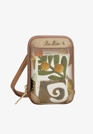 Piccola borsa a tracolla beige con motivi astratti verdi, dorati e arancioni, cerniera dorata e cinturino per polso sul lato.