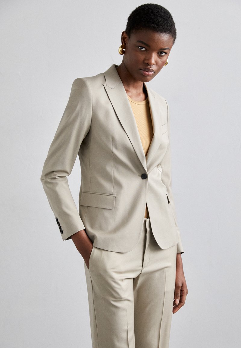 Filippa K - SASHA - Blazer - desert taupe, Enlarge