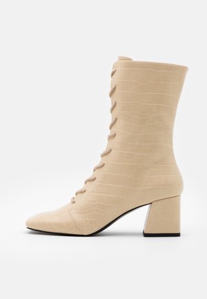 Schnürstiefel - yellow
