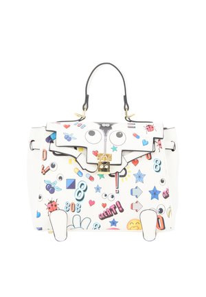 Sac à main blanc avec poignée noire et fermeture dorée, décoré d'emojis colorés et ludiques, de cœurs, d'étoiles, de coccinelles et d'yeux de dessins animés.