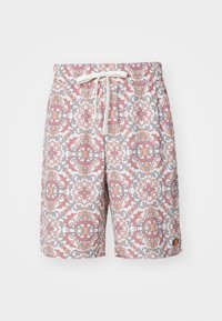 Shorts de bain à motifs avec un design géométrique en rose, gris et blanc, dotés d'une taille élastique et d'un cordon de serrage. Comprend un détail de logo.