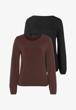 Langärmlige Hemden aus Baumwolle in Schwarz und Dunkelbraun. Beide haben Rundhalsausschnitte und schmal zulaufende Ärmel. Glatte Textur, lässiges Design.