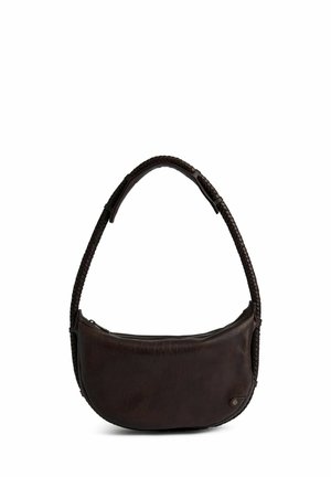 Borsa a spalla in pelle marrone con una forma curva, manico intrecciato e texture liscia. Presenta una chiusura con zip e un sottile dettaglio di branding.