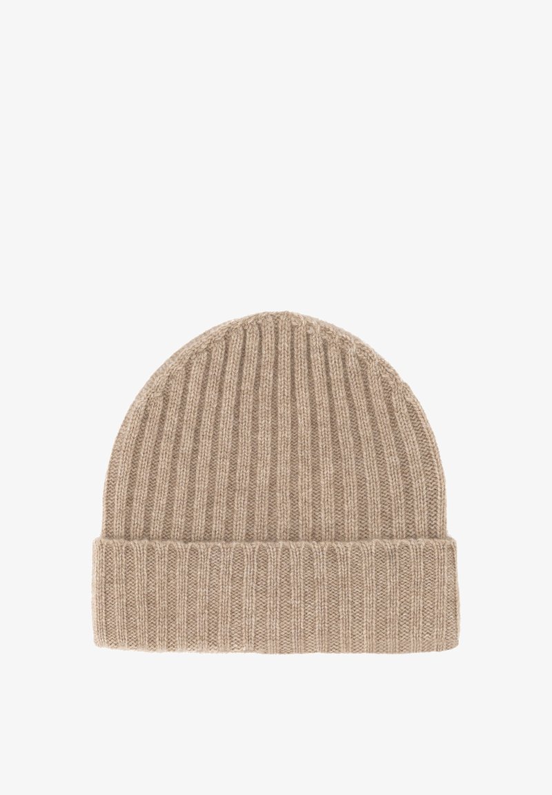 Bonnet en tricot beige avec texture côtelée et revers, fabriqué en tissu en laine douce.