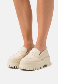 Bronx GROOVY CHUNKS - Sapatos sem atacadores - camel