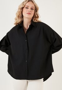 LELA - Camisa - black Imagen en miniatura 1