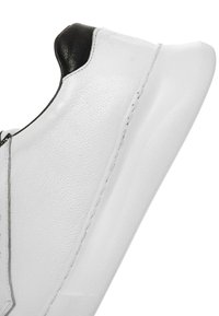 Derimod Baskets basses - white