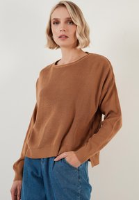 LELA Maglione - caramel