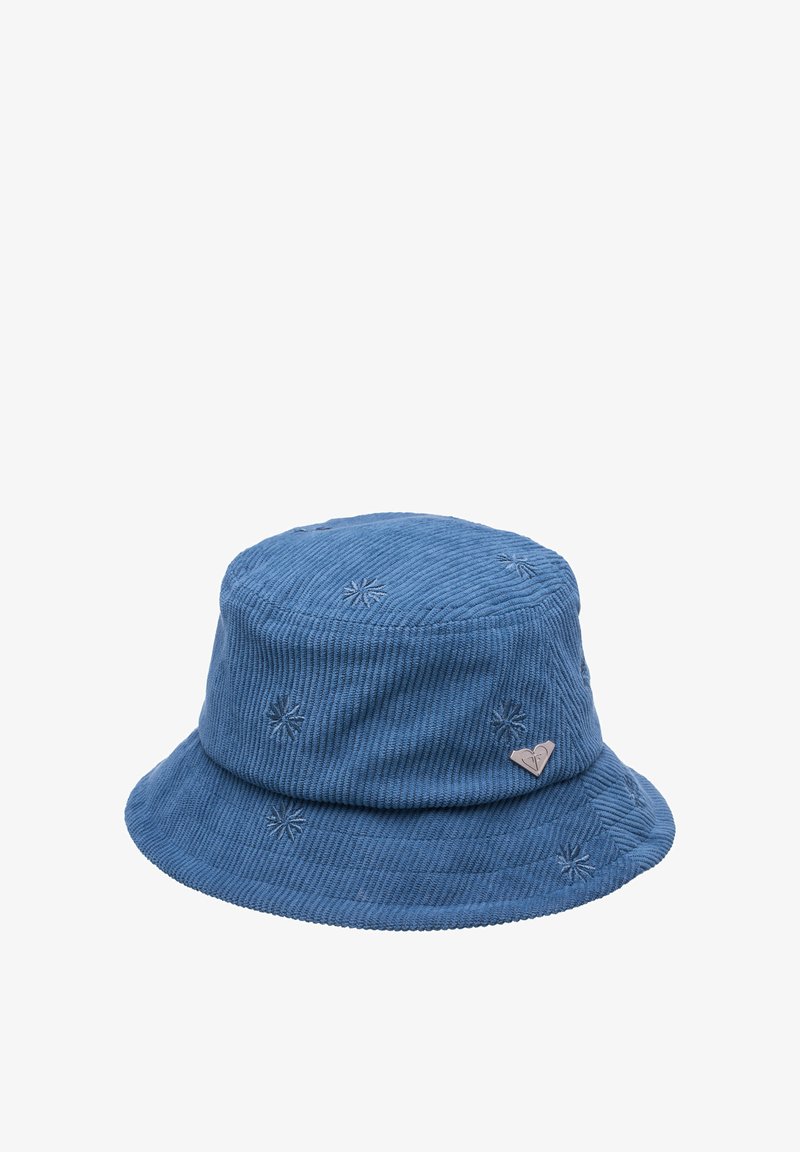 Chapeau bob en velours côtelé bleu avec de petits motifs floraux brodés et un petit logo métallique en forme de cœur sur le côté.