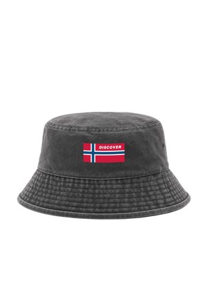 Dark gray bucket hat with a small Norway flag and the word "DISCOVER" on the front center.