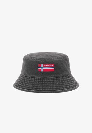 Dark gray bucket hat with a small Norway flag and the word "DISCOVER" on the front center.