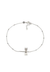 Sølvarmbånd med en guldsmed i midten med detaljerede vinger, perledekorationer og lukning med hummerlås.