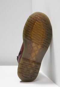 Dr. Martens 1460 J Softy - Botins de atacadores - cherry red