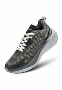 Czarno-szary but sportowy z fakturowaną cholewką i odblaskowym wzorem, białymi sznurowadłami oraz grubą, amortyzowaną podeszwą.