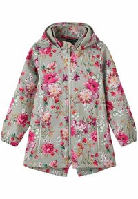 Blommig regnjacka med grå bakgrund, prydd med rosa och röda blommor, huva, långa ärmar och framfickor med dragkedja.