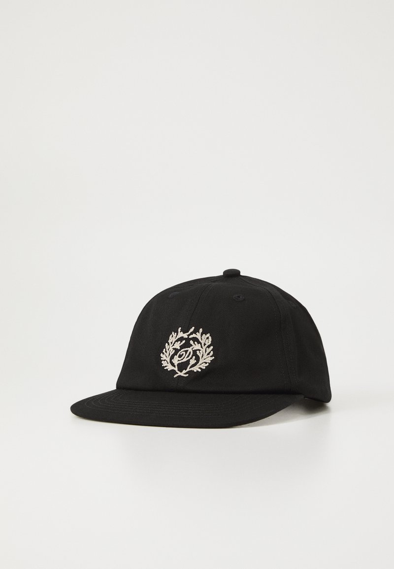 Casquette de baseball noire en coton avec une visière incurvée, présentant un design circulaire brodé avec des accents de couronne de laurier en blanc.