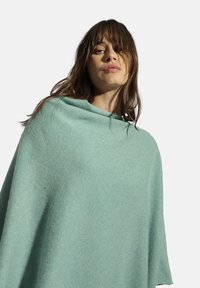 Just Cashmere Mantella - mottled green