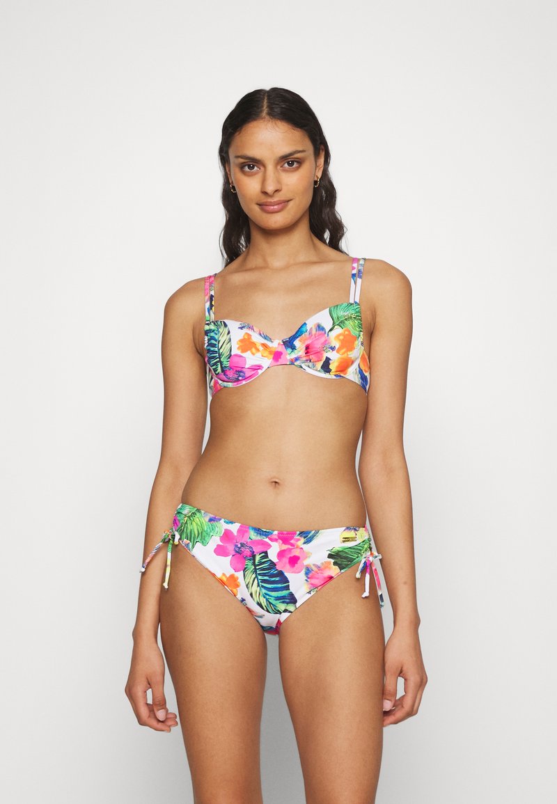 Blommig bikiniset med en flerfärgad design med klara blommor och gröna blad, justerbara axelband och snörning på botten.