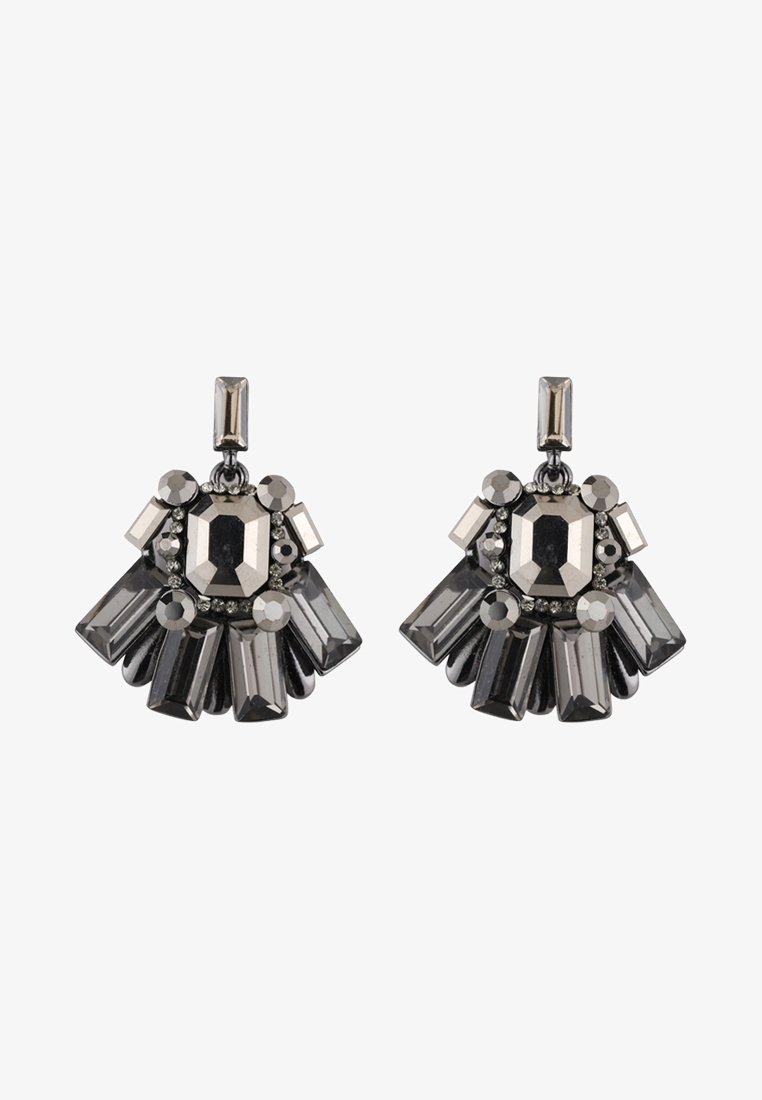 Paire de boucles d'oreilles géométriques goutte argent et noir avec des pierres rectangulaires et circulaires facettées disposées en éventail.