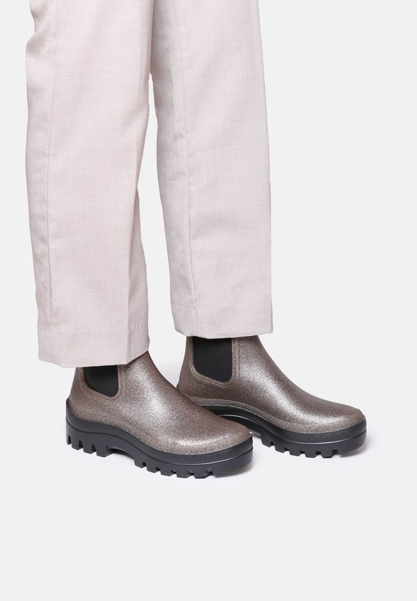 CALGARY - Plateaustiefelette - plati