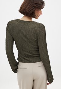 NA-KD HOOK AND EYE FRONT - Bluse - khaki