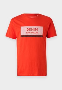 PRINTED - Nyomott mintás póló - deep fiery orange