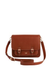 Smeđa kožna torba za prijenos s preklopom, zlatnim dijelovima i dva prednja kopčanja. Ima podesivu naramenicu.