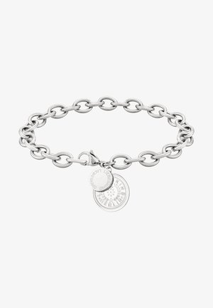 Braccialetto in argento con maglie ovali intrecciate, chiusura a gancio e due pendenti circolari con design in rilievo.