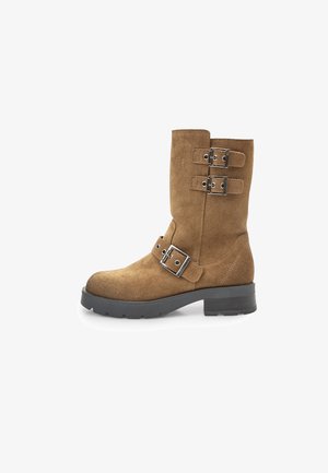 Platvormtallaga poolsaapad - marrone