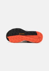 Adidas Terrex TERREX FREE HIKER GORE-TEX - Scarpa da hiking - core black/wonder beige/semi impact orange