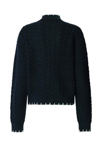 Maglione lavorato a maglia di un verde scuro con un motivo a treccia testurizzato, colletto a coste e orlo frastagliato ai polsini e sul fondo.