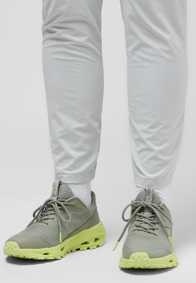 Jack Wolfskin PRELIGHT VENT W - Scarpe da corsa su strada - mint leaf