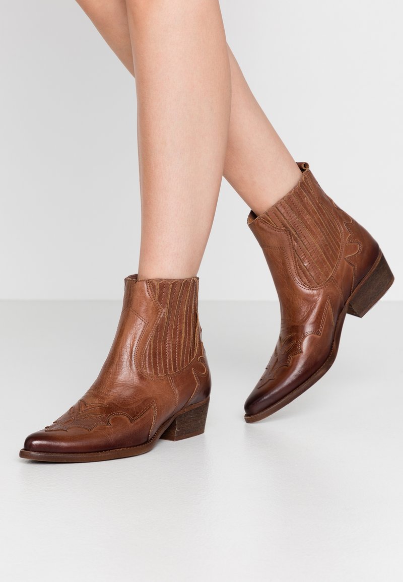 felmini falling in love