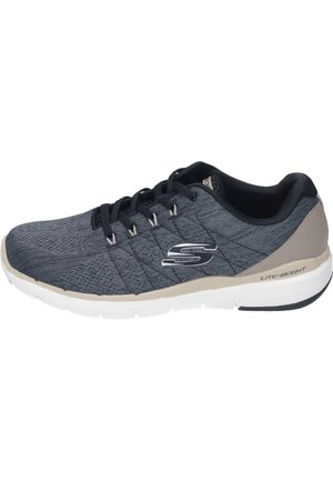 Trainers - black