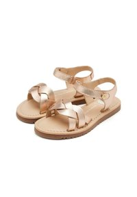 Sandali metallici oro rosa con design a trama intrecciata, punta aperta, cinturino alla caviglia e suola color sabbia. Presentano cuciture lungo il bordo.
