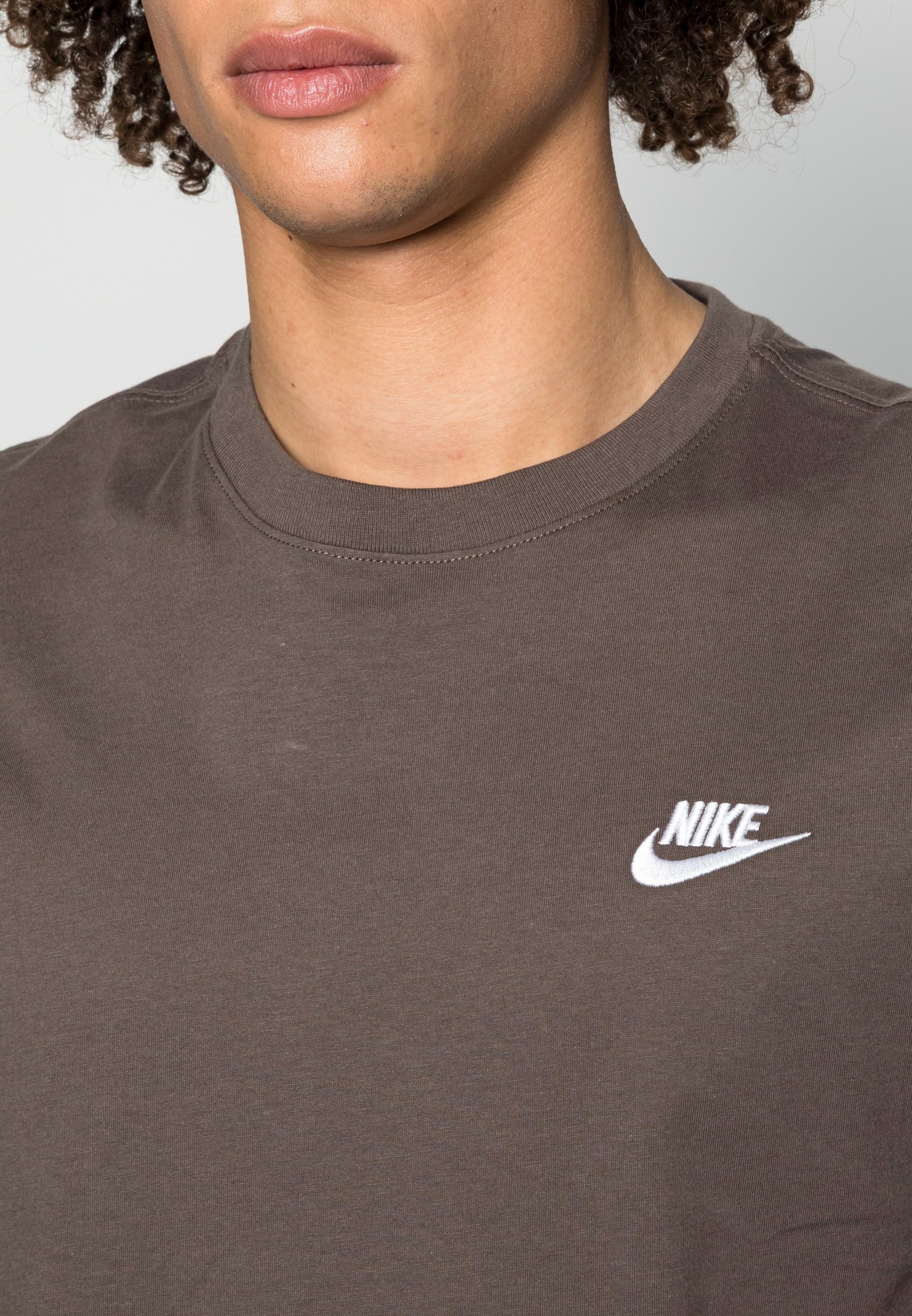 nike club fleece t shirt