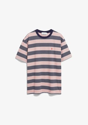Gestreiftes T-Shirt mit kurzen Ärmeln in Marineblau und Pink, mit Rundhalsausschnitt und einem kleinen roten Stickakzent auf der linken Brust. Baumwollstoff.