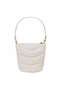 Weiße Ledertasche mit geschwungenem Design, das ein nahtloses Wellenmuster aufweist. Sie hat einen einzigen, schmalen Schulterriemen mit goldenen Beschlägen.