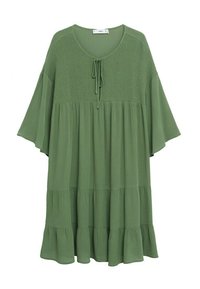 Abito verde a strati con maniche corte a campana, dotato di scollatura rotonda e dettaglio con fiocco frontale. Realizzato in tessuto leggero e testurizzato.