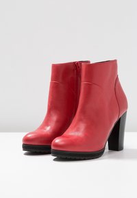 Lazamani Bottines à talons hauts - red