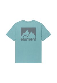 Camiseta de algodón de color azul claro con mangas cortas. Presenta un gráfico de montaña gris y el texto "element" en la parte posterior en un diseño rectangular.