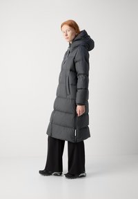 Marc O'Polo PUFFER COAT WITH HOOD SIDE SLITS WITH ZIPPER WELT POCKETS BACKPACK BELTS - Dūnu mētelis - light graphite