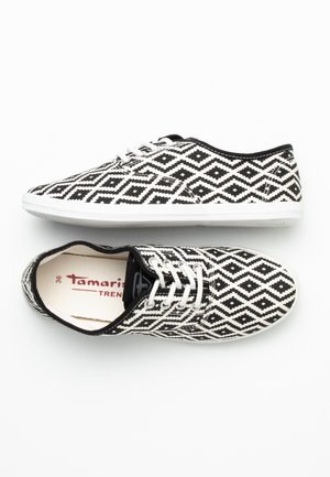 Trainers - black