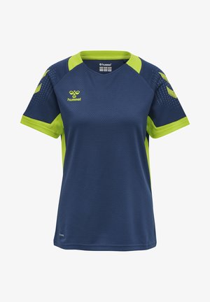 Mörkblå sporttröja med gröna accenter, korta ärmar och ett texturerat nätmaterial. Har logotyp, rund halsringning och kontrasterande axeldesign.